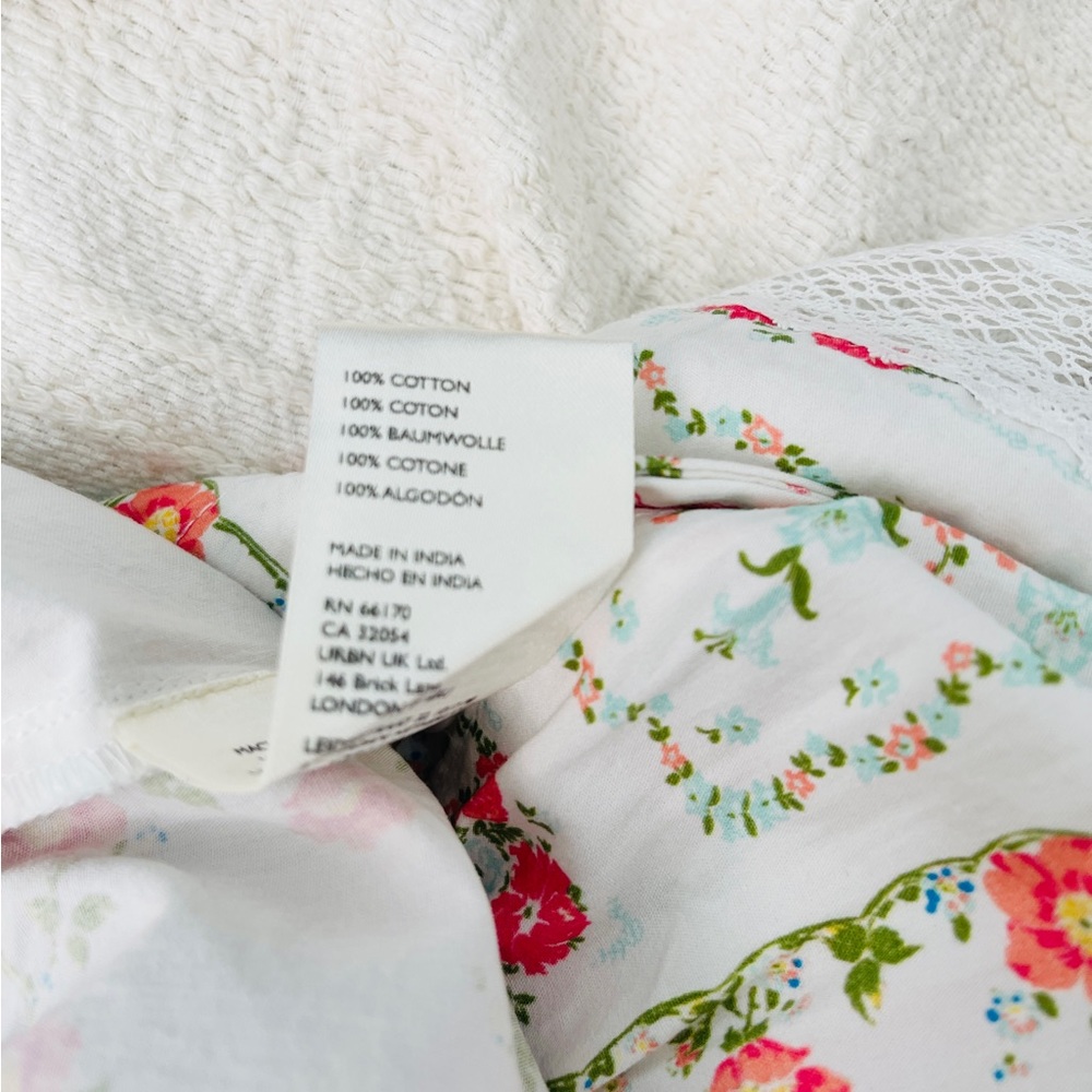 Free People White Lace Mixed-Print Shorts with Pink & Green Floral - Picture 7 of 10